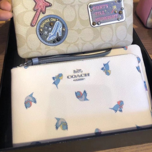 COACH SIGNATURE DISNEY LARGE CORNER ZIP WALLET - Picture 16 of 16